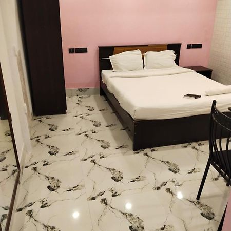 Hotel Ucs Kalküta Dış mekan fotoğraf
