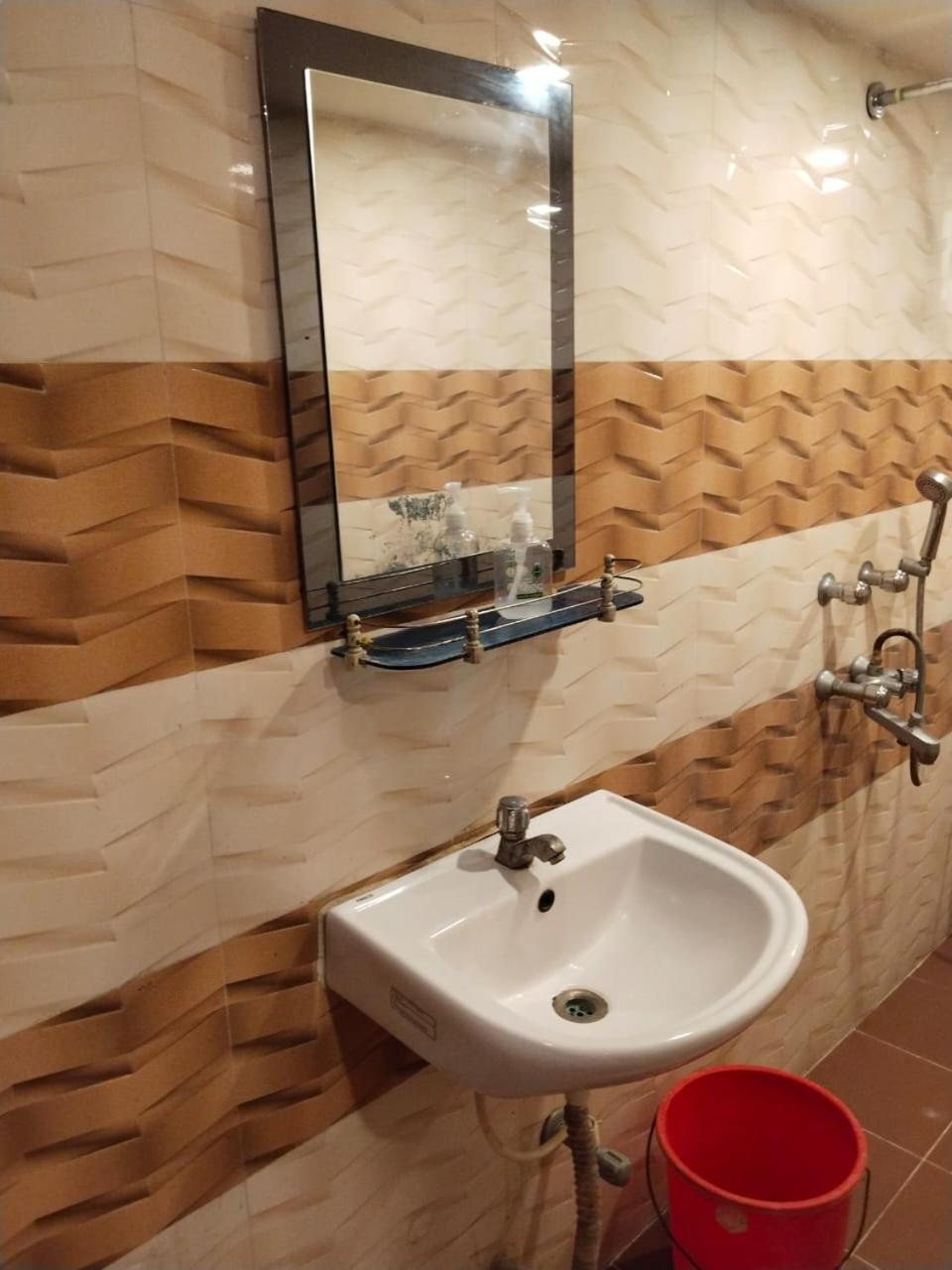 Hotel Ucs Kalküta Dış mekan fotoğraf