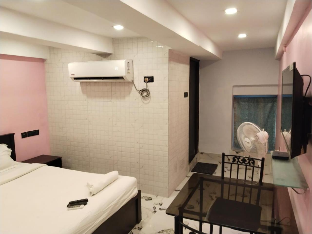 Hotel Ucs Kalküta Dış mekan fotoğraf