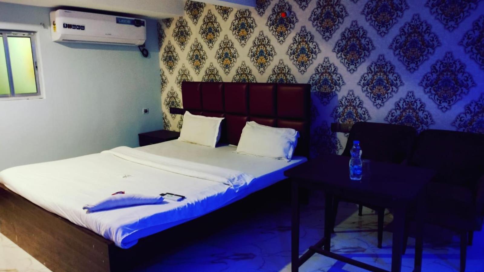 Hotel Ucs Kalküta Dış mekan fotoğraf